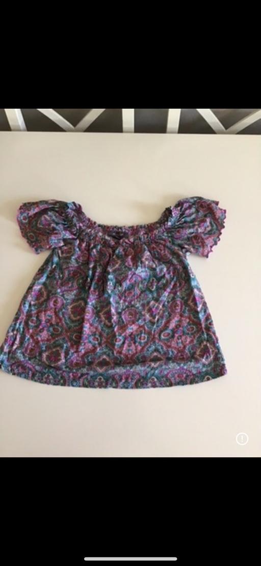  — Ladies multi top Size 10