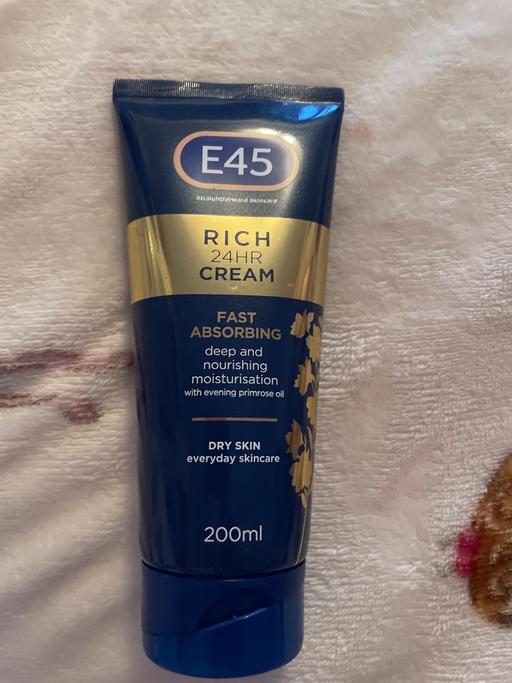  — E45 crème