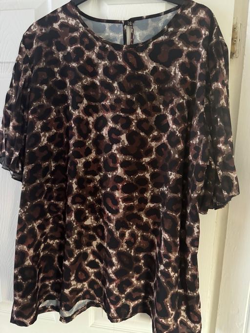  — Ladies top size 24/26