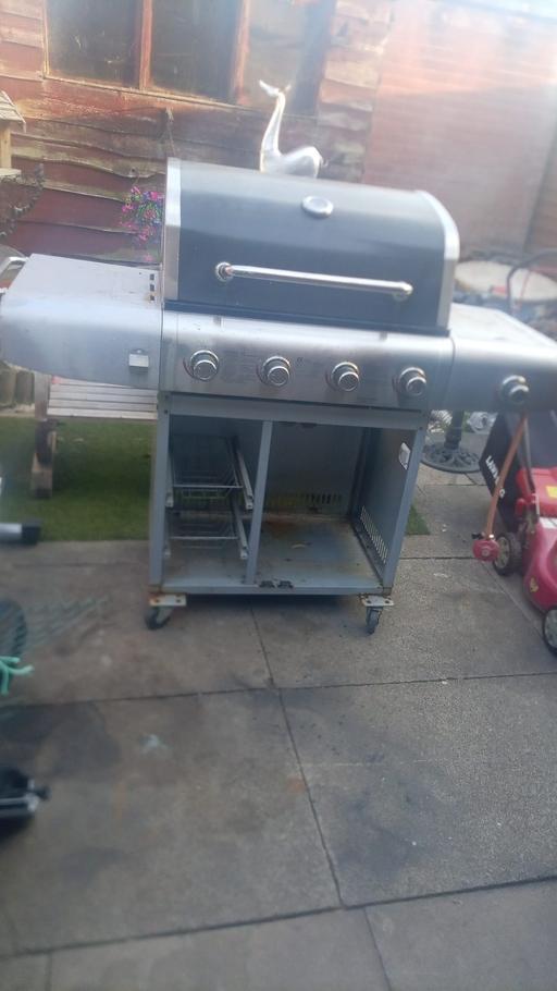  — large gas barbecue best offer takes