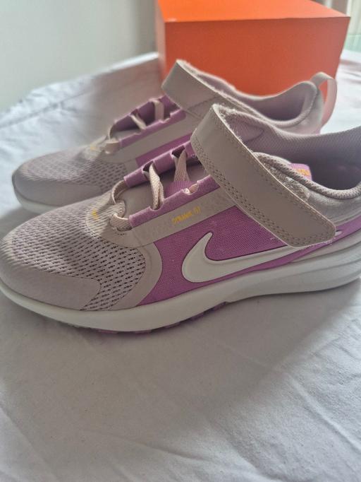  — Nike Star runner Trainers Girls Size 2 new