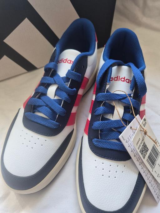  — Boys Adidas breaknet Size 4 new