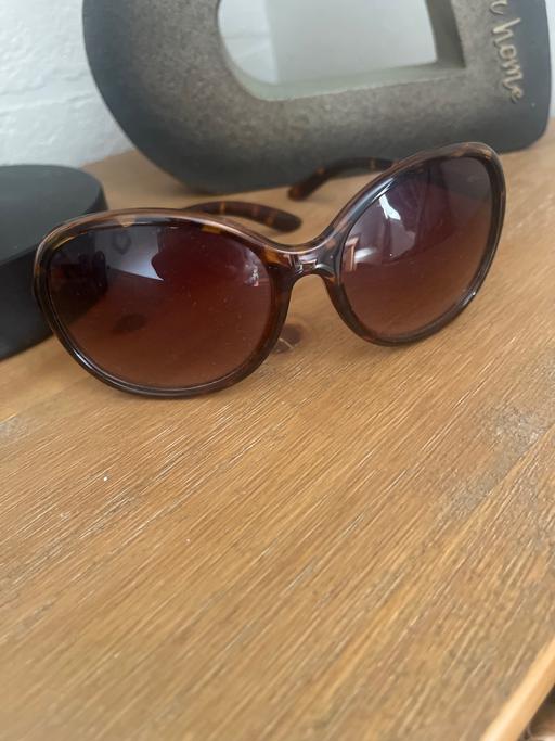  — Animal print design frames sunglasses