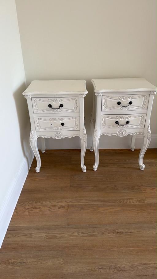  — Wardrobe set