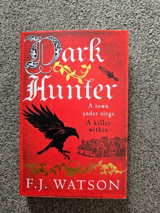  — Dark Hunter- paperback