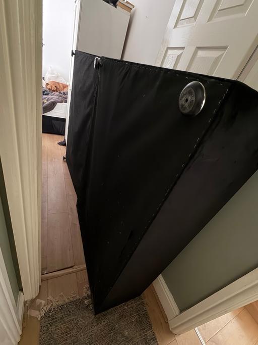  — Bed based and headboard