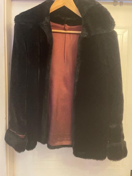  — Vinted velvet jacket 8/10