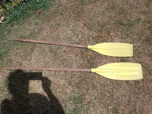  — Pair of oars
