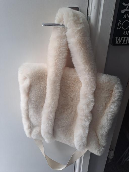 — new large fur bag