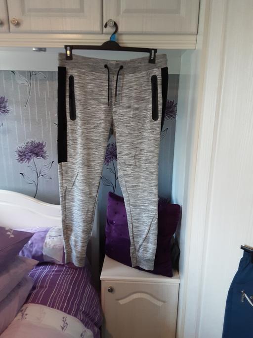  — Mens F&F Joggers