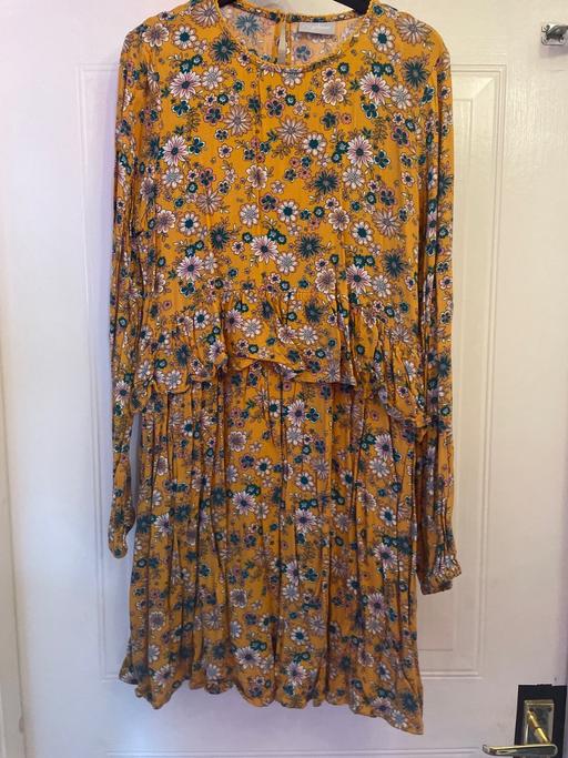  — Girl dress age 13 like new