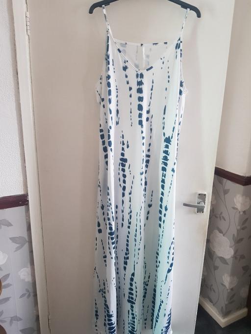  — ladies dress size 22