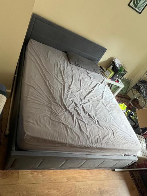  — King size bed frame