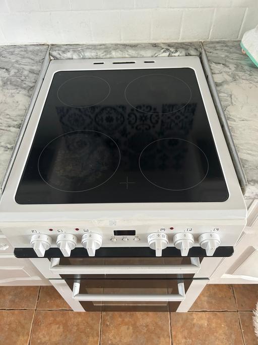  — Freestanding White Electric Cooker Double