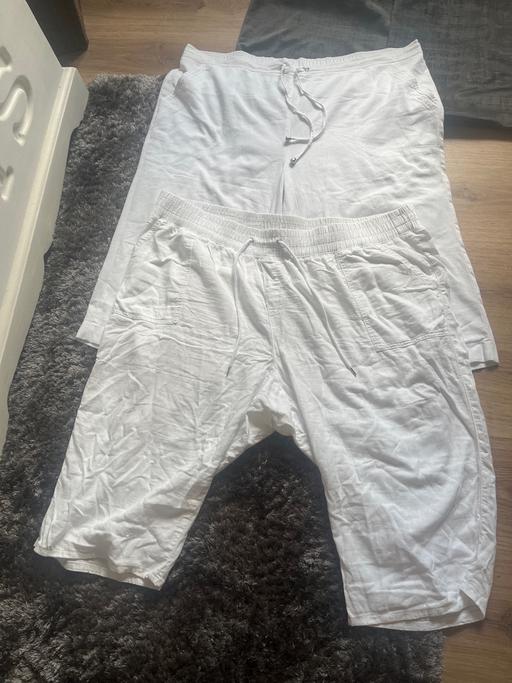  — Size 24 crop linen bottoms with pockets