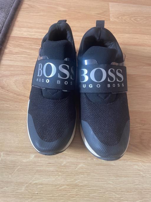  — Girls boss trainers size 3.5