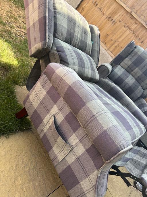  — 2 reclining chairs