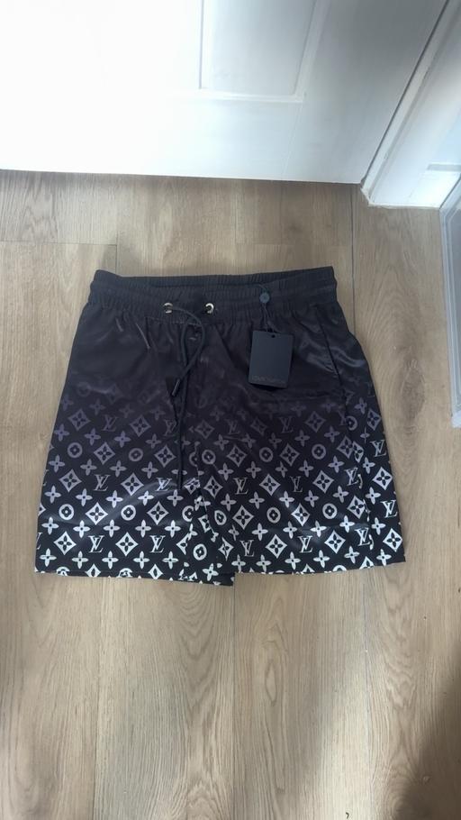  — Lv shorts
