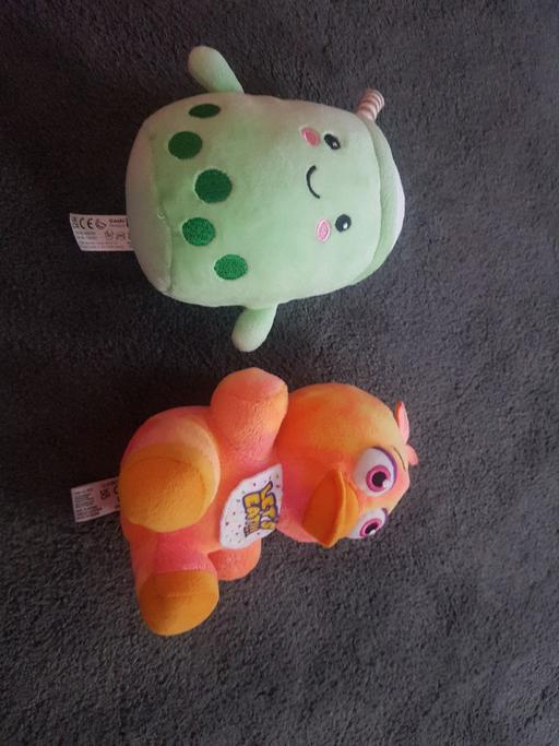  — 2 soft toys