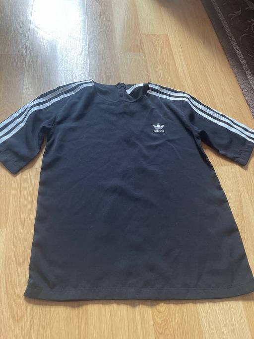  — Adidas top girls/women size 8/10