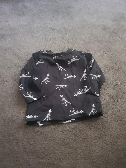  — boys long sleeved top 2 to 3 years