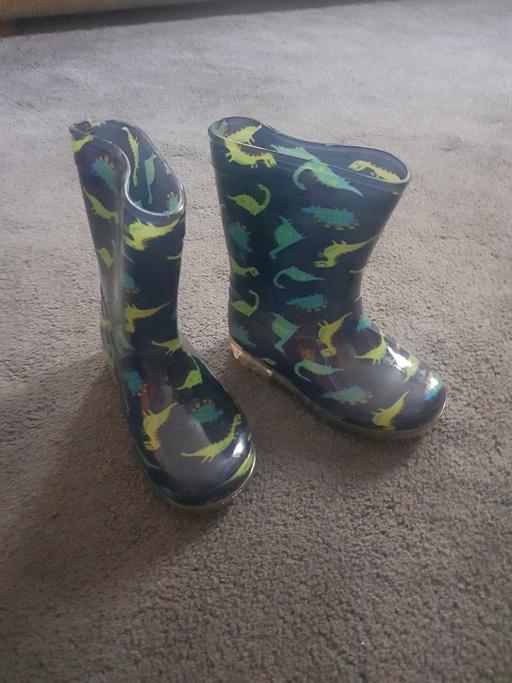  — boys wellies size 7