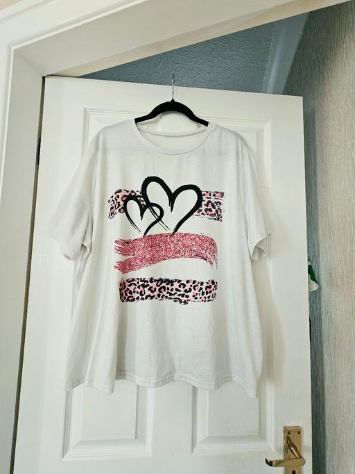  — Tshirt, size 20.