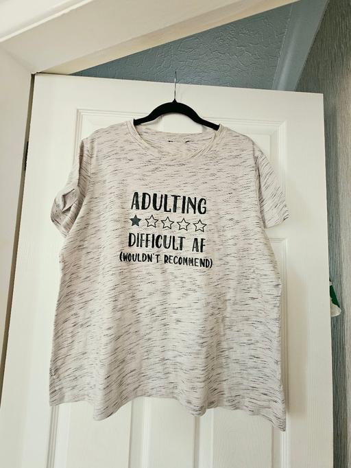  — Tshirt, size 18.