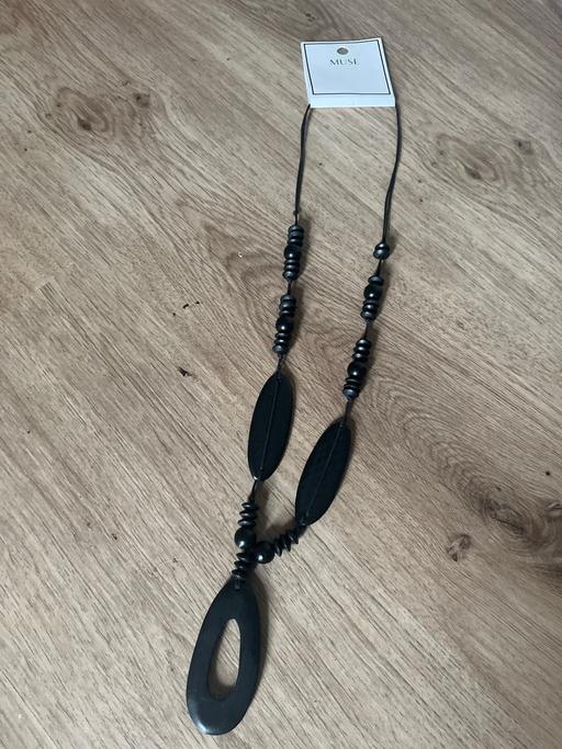  — Long black necklace fashion jewellery