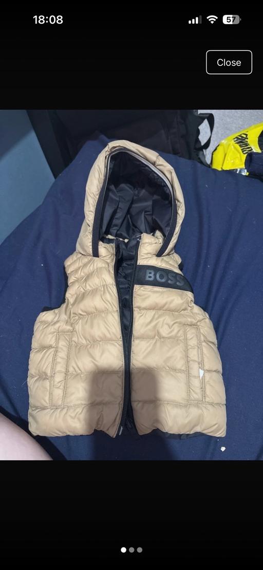  — Hugo boss reversible body warmer size 9m 71cm
