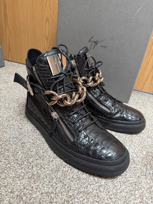  — Giuseppe Zanotti high-top sneakers