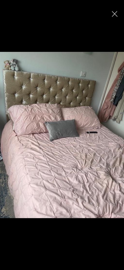  — Double bed