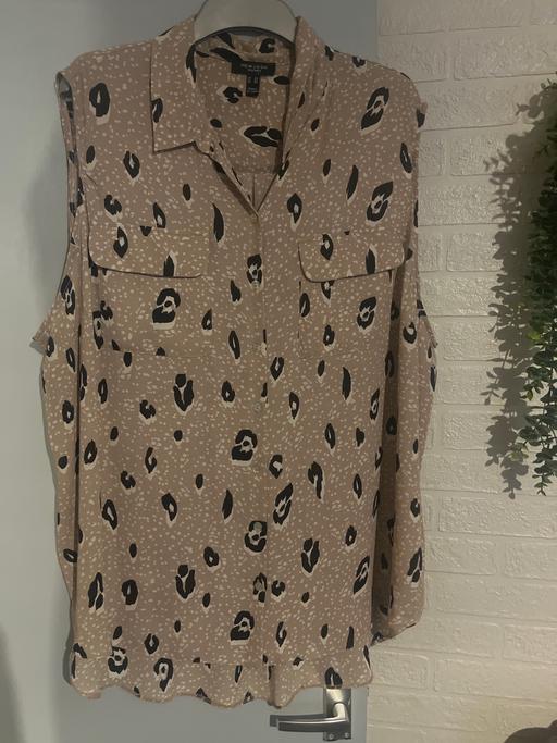  — New look curves size 24 tunic