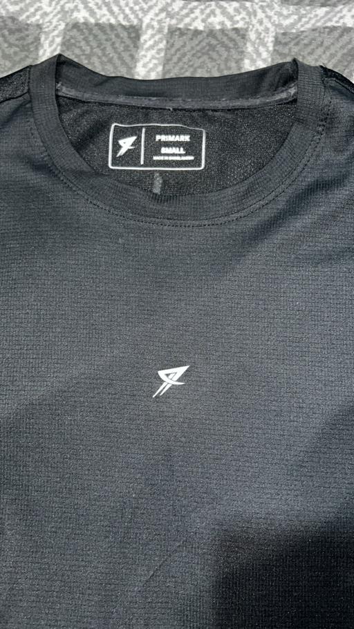  — Black Sports Performance T-Shirt – Size Small