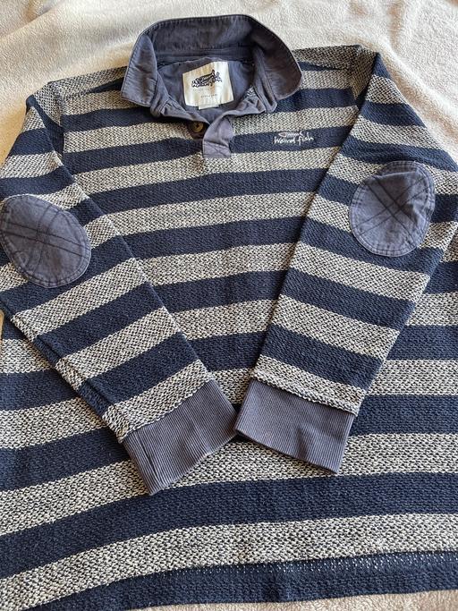  — Men’s weird fish jumper