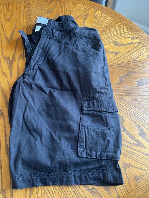  — Mens cargo shorts