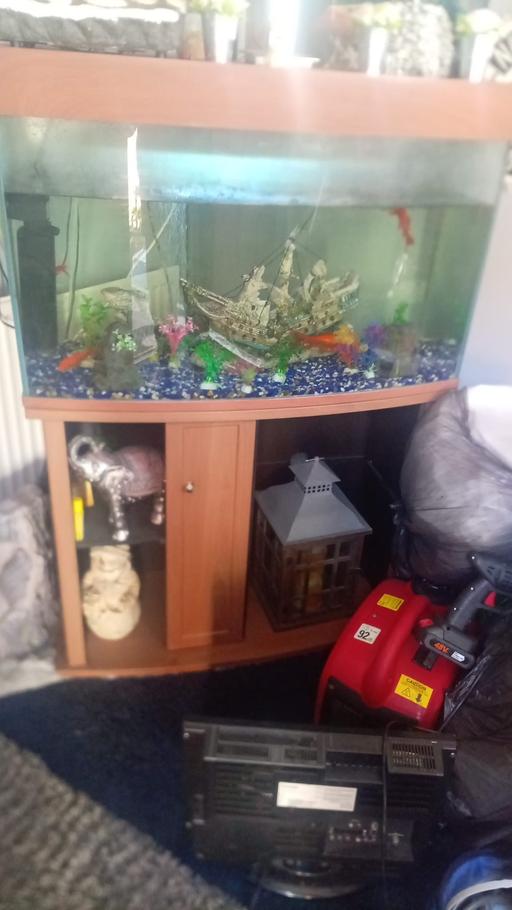  — 4ft tank and accesories