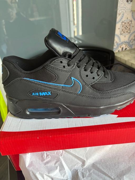  — Airmax size 6