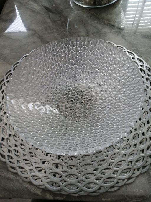  — Glass fruit Bowl