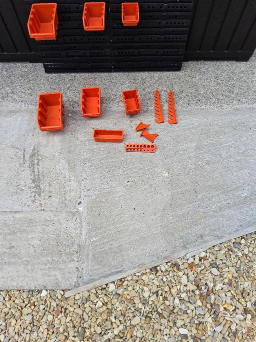  — wall rack for screws &bits