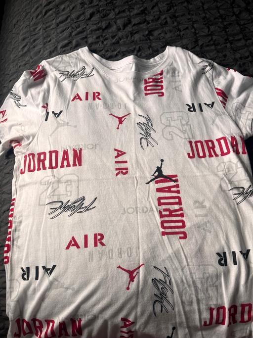  — Boys Jordan top age 13