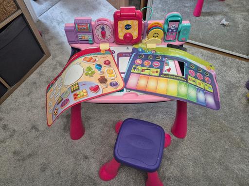  — v-tech touch and learn desk