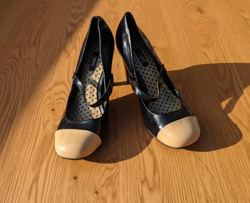  — Next Black & Nude Cap Toe Court Shoes UK 4.5