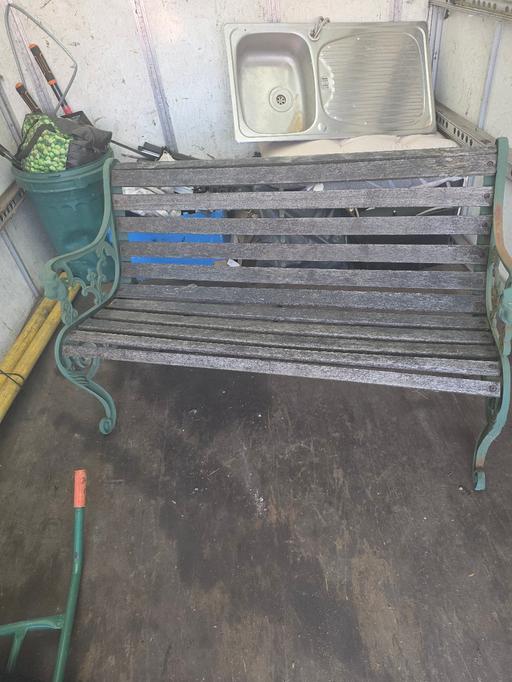  — CAST IRON LION HEAD BENCH
