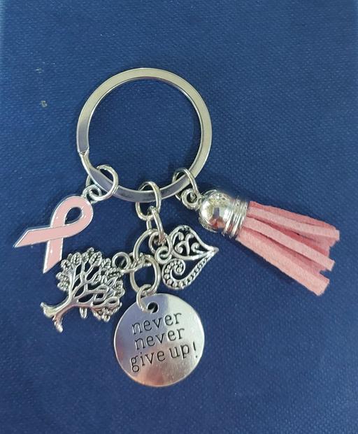  — NEVER GIVE UP KEYRING