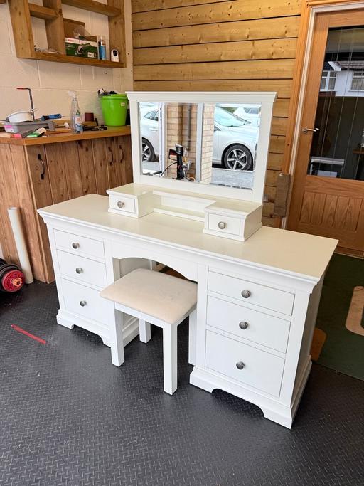  — The Cotswolds Company white dressing table