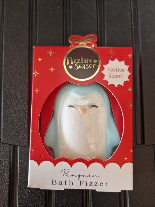  — bn xmas penguin bath bomb