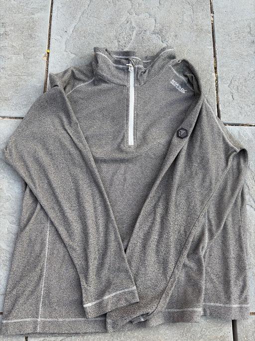  — Regatta top , size 18