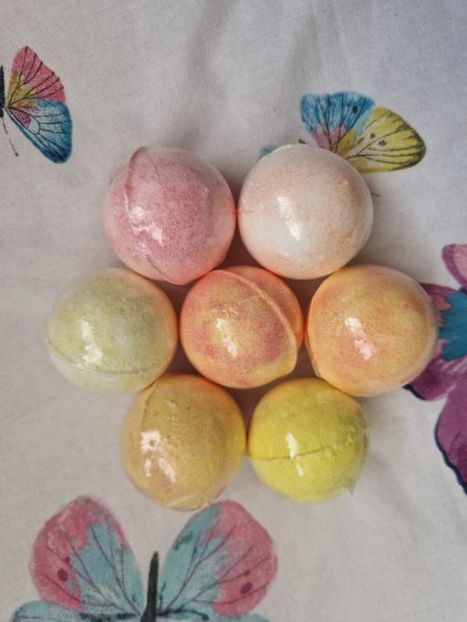  — bn 7 x small bath bombs