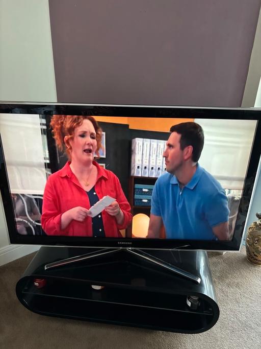  — Samsung TV And Stand 42i inch